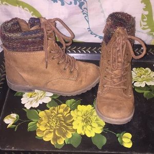 American Eagle kids sweater boots